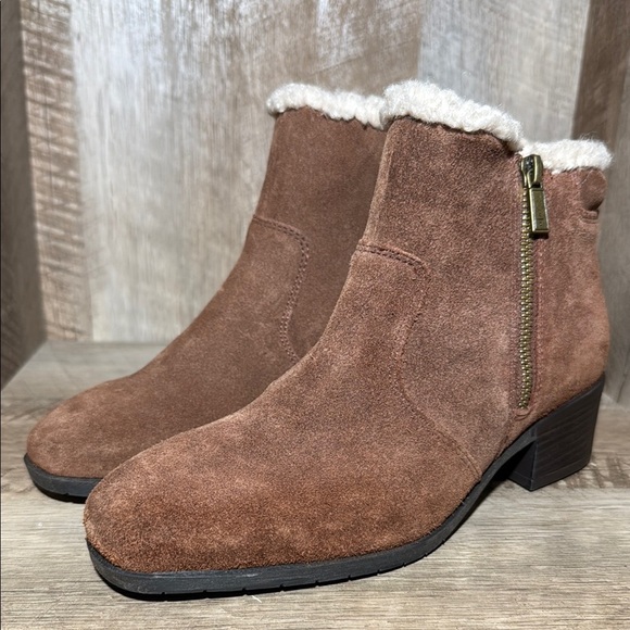 Kenneth Cole Suede Boots - Picture 5 of 11